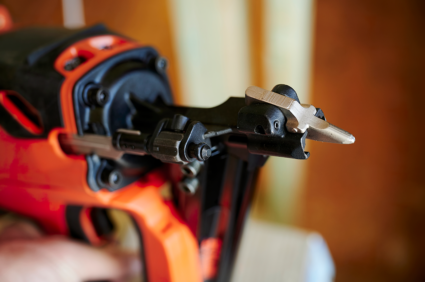 Quick and confident — the all-new PASLODE PPN-MASTER™ nails metal connector installation every